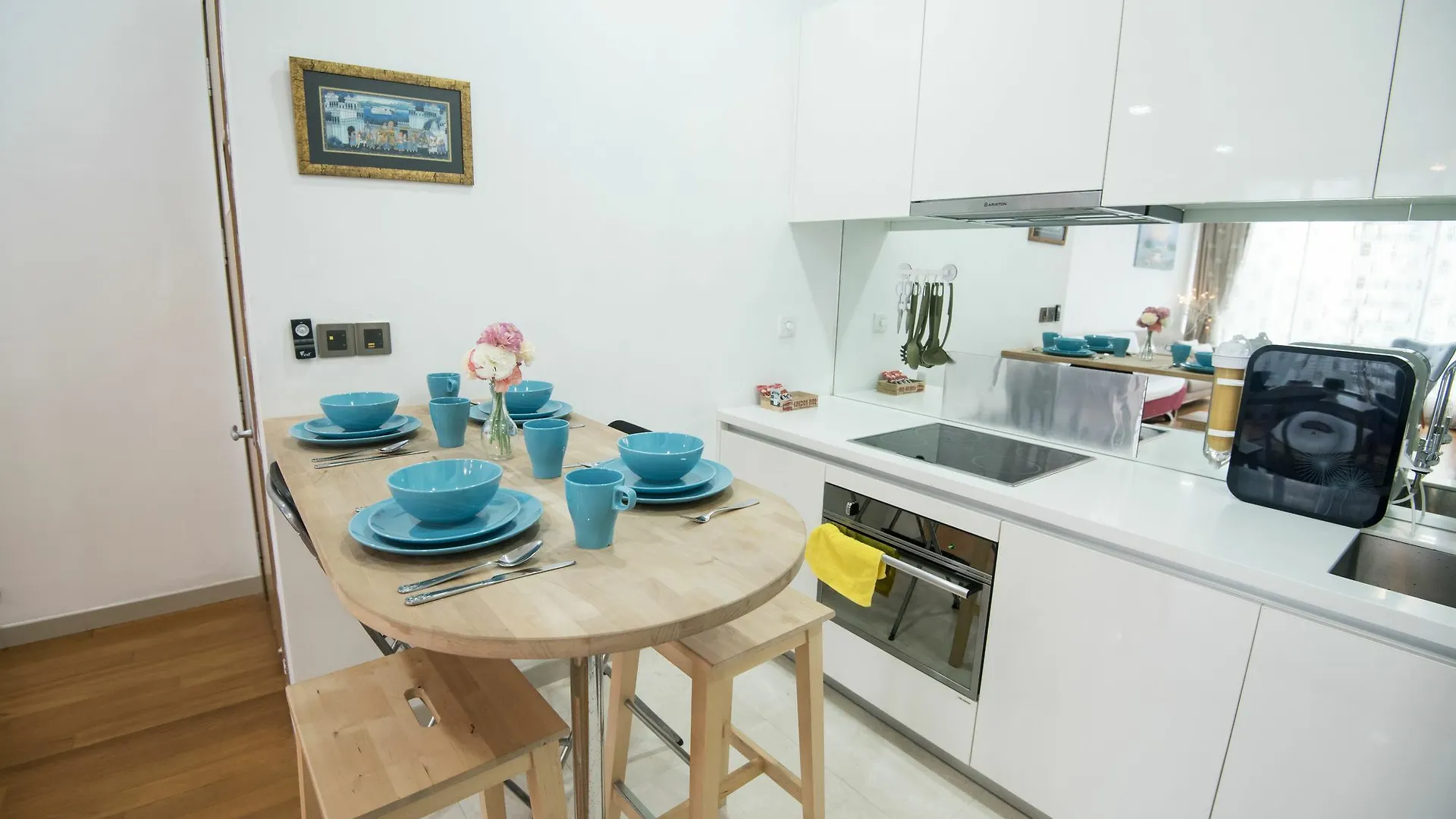 Vipod Klcc Service Suites